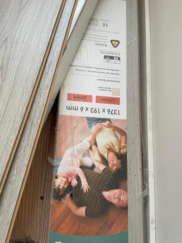 Gratis af te halen, laminaat.