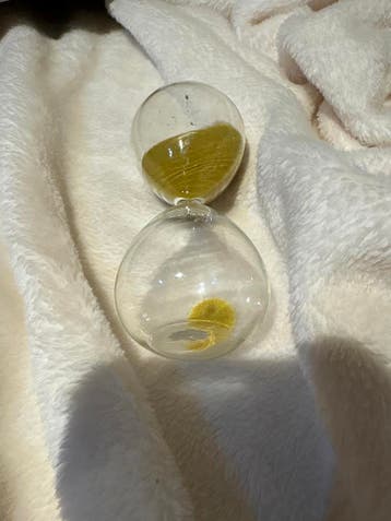 Glazen zandloper met geel zand small glass sand timer
