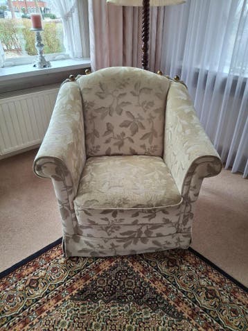 Gratis af te halen stoffen fauteuils, evt i.c.m. bankje