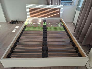 2 persoonsbed met 2 lattenbodems