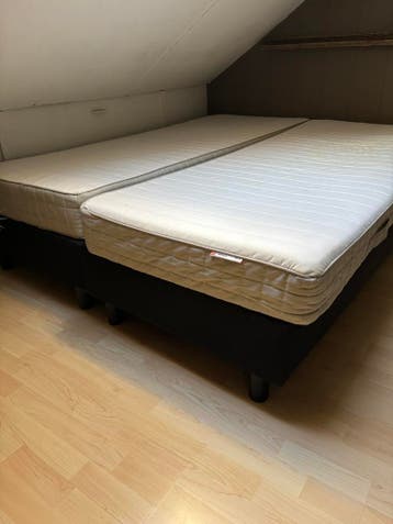 Gratis ophalen 2 boxsprings