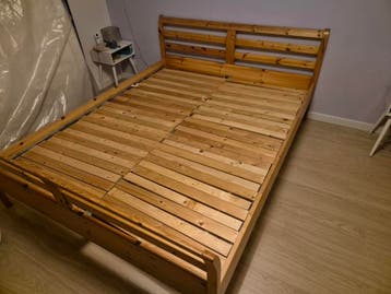 Gratis: Tweepersoons bed 160x200cm
