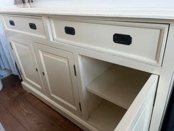 Crèmekleurig dressoir zware kwaliteit hout