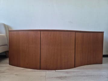 Mid-century golvende houten kast