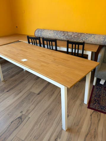 GRATIS BUREAUS/TAFELS