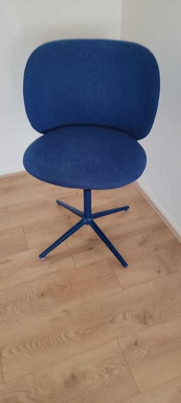 Moderne blauwe stoel - Snel ophalen vandaag!