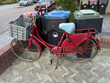 Gratis: rode weduwe fiets (opknapper/onderdelen)