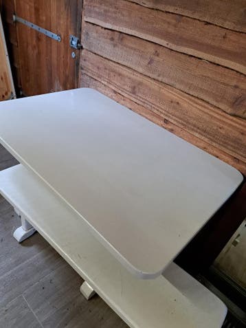 witte massieve eetkamertafel. gratis op te halen 2