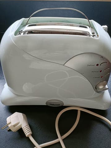 Tristar broodrooster met ontdooi- en opwarmfunctie