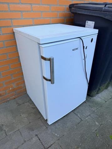 Gratis: Goedwerkende koelkast - zelf schoonmaken