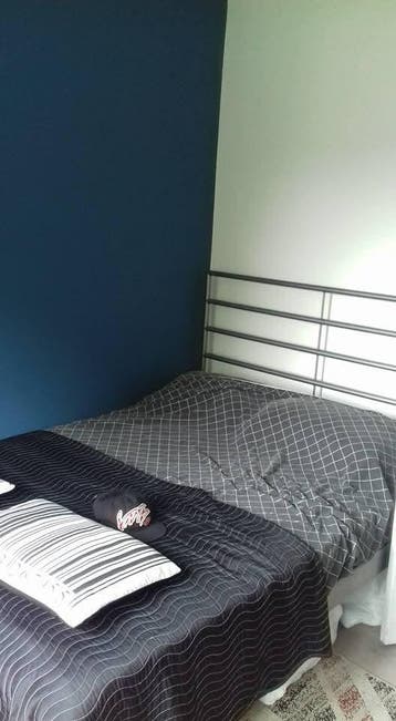 Bed 140x200 incl bodem, dekbed en beddengoed.