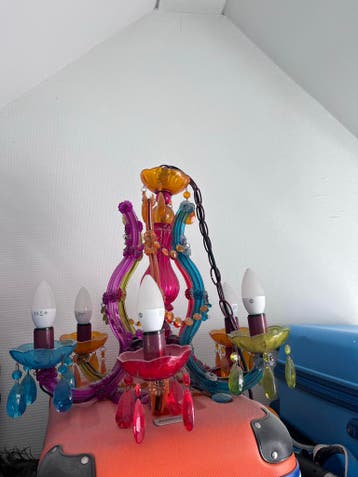 Kleurrijke kroonluchter met glazen kralen