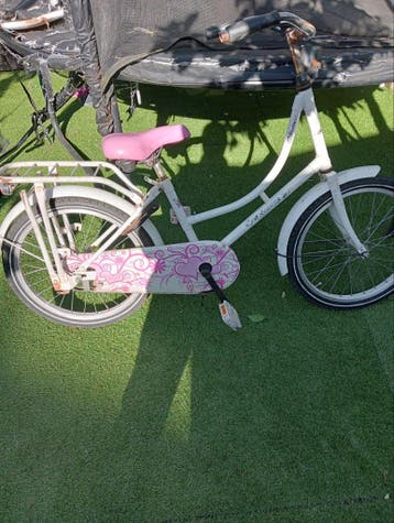 Meisjes fiets wit en roos