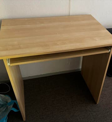 Gratis klein bureau en lacktafeltje