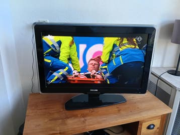 Philips 32PFL7423D/12 32 inch HD Ready LCD TV