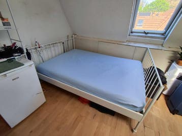 Bedframe and mattress for Free - Utrecht Zuilen