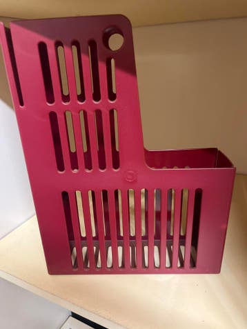 Rood tijdschriftenrek/opberger