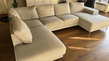 Comfortabele en ruime U-bank in lichtgrijs - Gratis af te ha