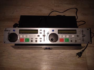Hq power dubbele cd speler.