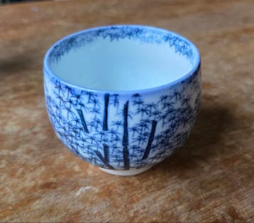 Gratis: mooi Japans theekopje met bamboe decoratie