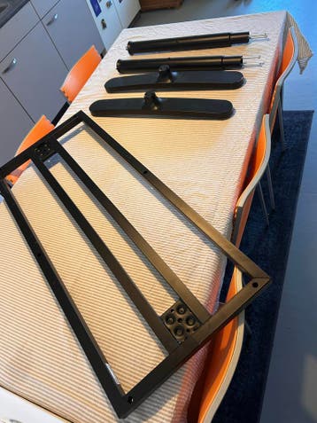 GRATIS Ikea Bekant bureau 120x80