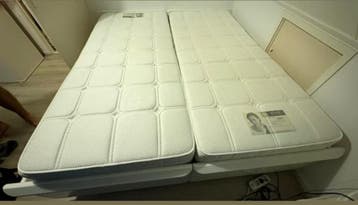 Gratis! - In hoogte verstelbaar bed incl matrassen