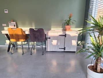 Steigerhouten bureau
