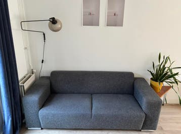 Grijs gemeleerde Montel bank, gratis op te halen!