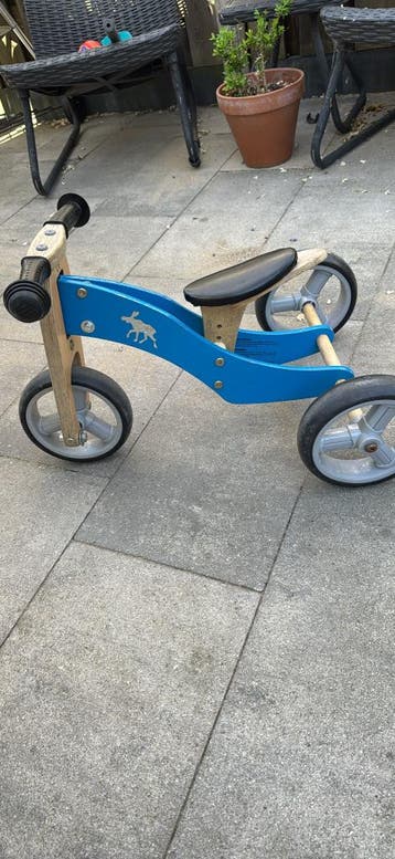 Gratis kids tricycle