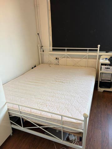 Bed 180x200