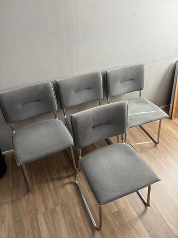 Set van 4 grijze stoelen - GRATIS af te halen