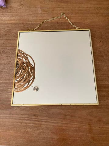 Gratis ophalen: Decoratieve spiegel met gouden rand