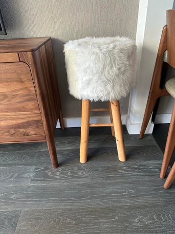 Gratis houten kruk met zachte bekleding van Xenos