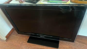 Gratis af te halen. Samsung tv (2012)