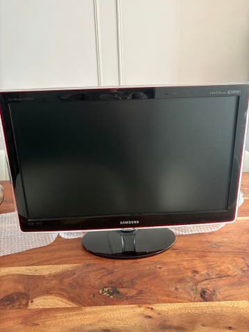 Gratis Samsung SyncMaster P2470HD TV Monitor