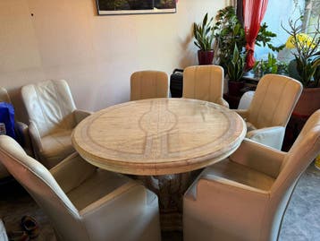 Gratis ronde eettafel en 10 leren stoel