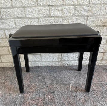 Piano bankje in nieiwstaat