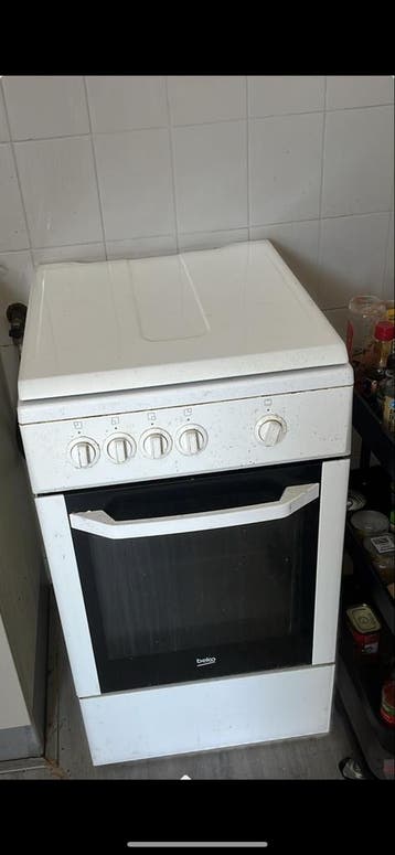 Beko gasfornuis met oven - Gebruikt| VANDAAG OPHALEN!