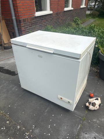 Gratis !! Frigidaire Vrieskist CF 160 S - 159L inhoud