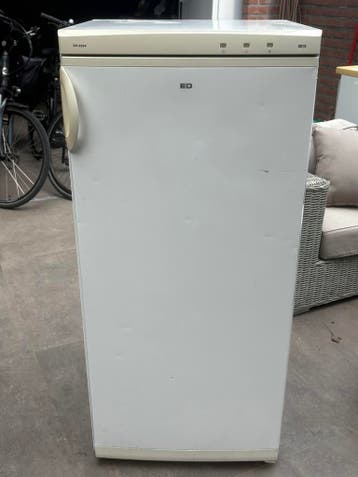 Gereserveerd! Gratis - EDY diepvriezer met 6 opbergplaatsen