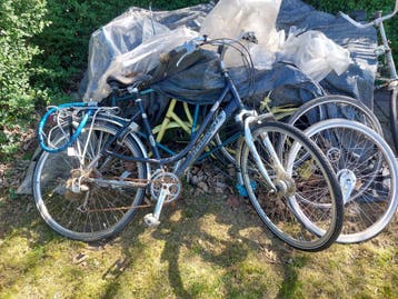 Gratis afhalen: Oud ijzer en witgoed (koelkast, fietsen)