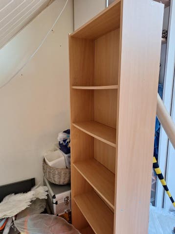Gratis 3x Boekenkast met planken, licht doorgezakt