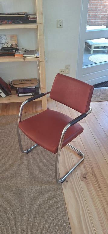 2 Mooie buisframe / eetkamer stoelen