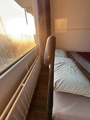 Zwart bed 140x200