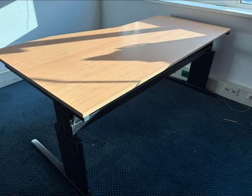 In hoogte verstelbaar bureau - Ergonomisch en modern