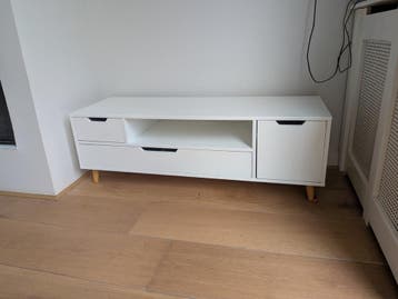 Gratis af te halen: Wit TV-meubel