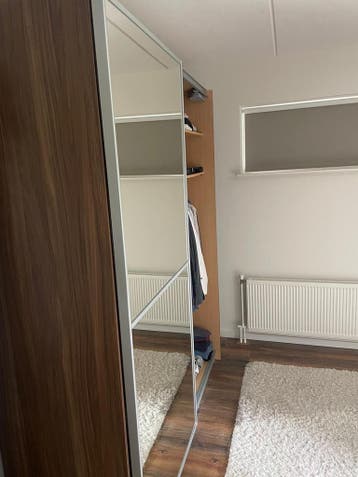 Kledingkast met spiegeldeur (181,5x63,5x223 cm)