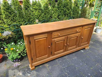 Tafel en kast - gratis