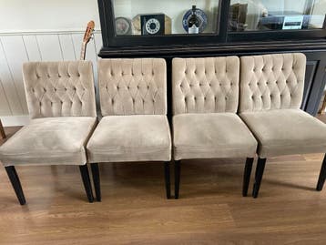 Set van 4 beige fluwelen eetkamerstoelen
