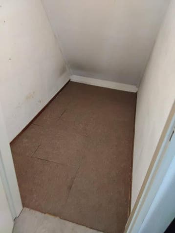 Gratis tapijttegels en halve maantjes (wegens verhuizing)